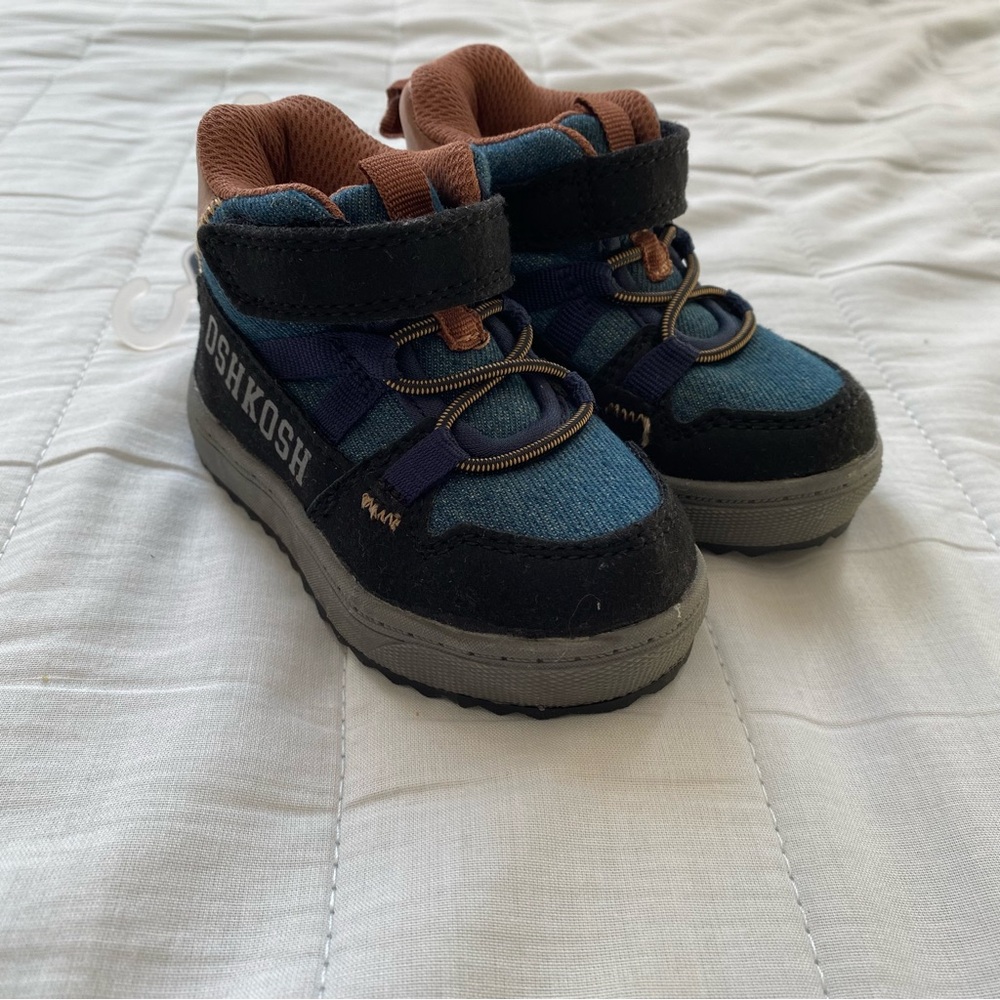OshKosh B'gosh Navy, Black & Brown Toddler Walker Shoes